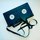 Старая видеокассета VHS с плёнкой